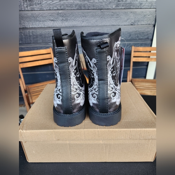 Sun and Moon Celestial Boots - Picture 2 of 3